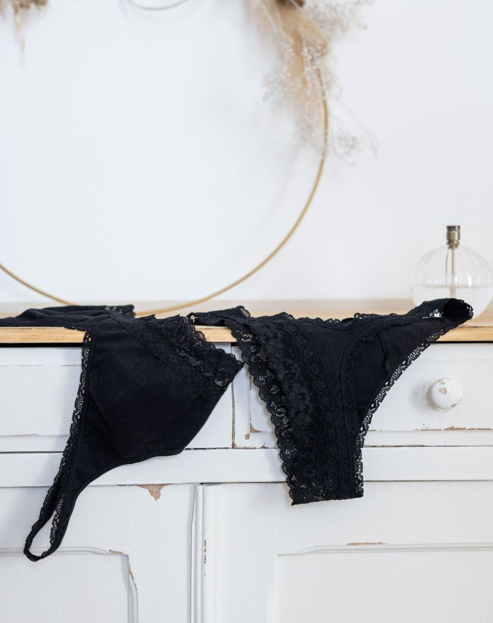 Brassiere et string dentelle Noir Made In France Lemahieu